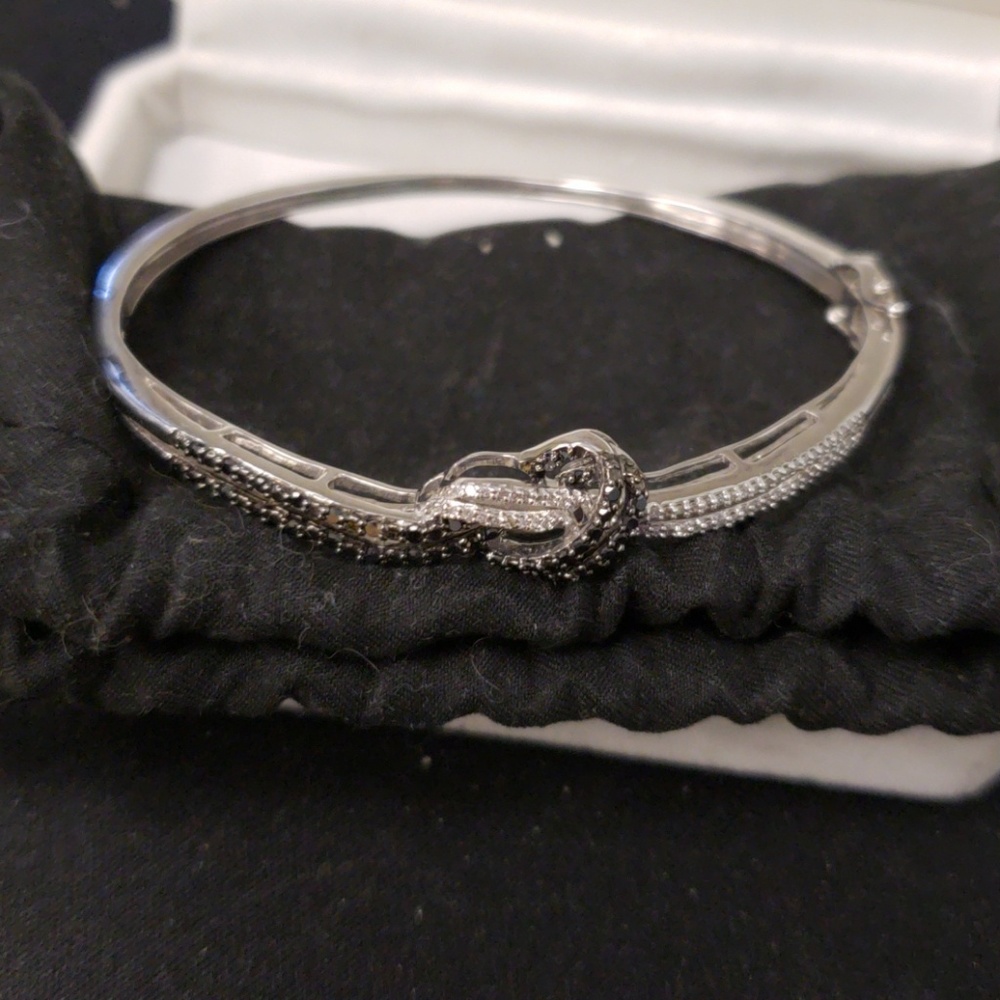 Diamond bracelet black and white diamonds Infinty